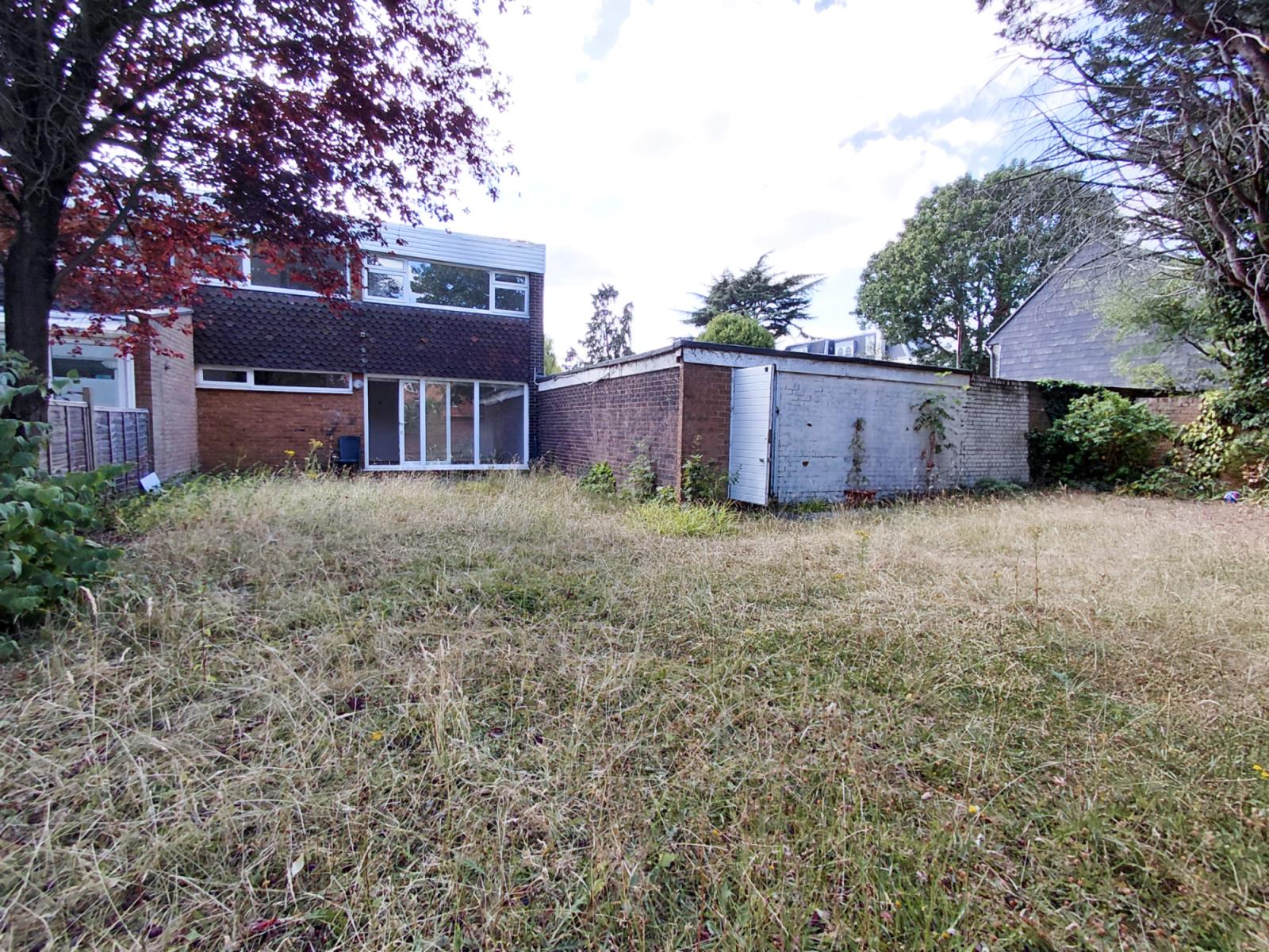 House The Knoll in Greater London