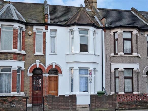 Flat Green Lane in Greater London