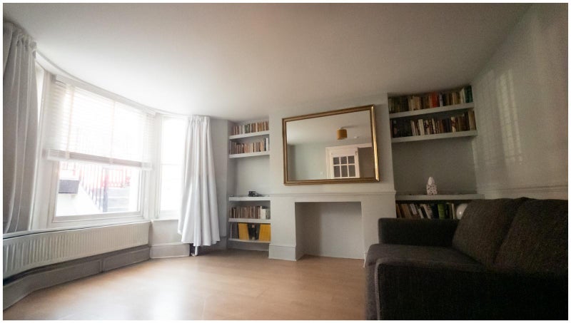 Flat Queenstown Road in Greater London