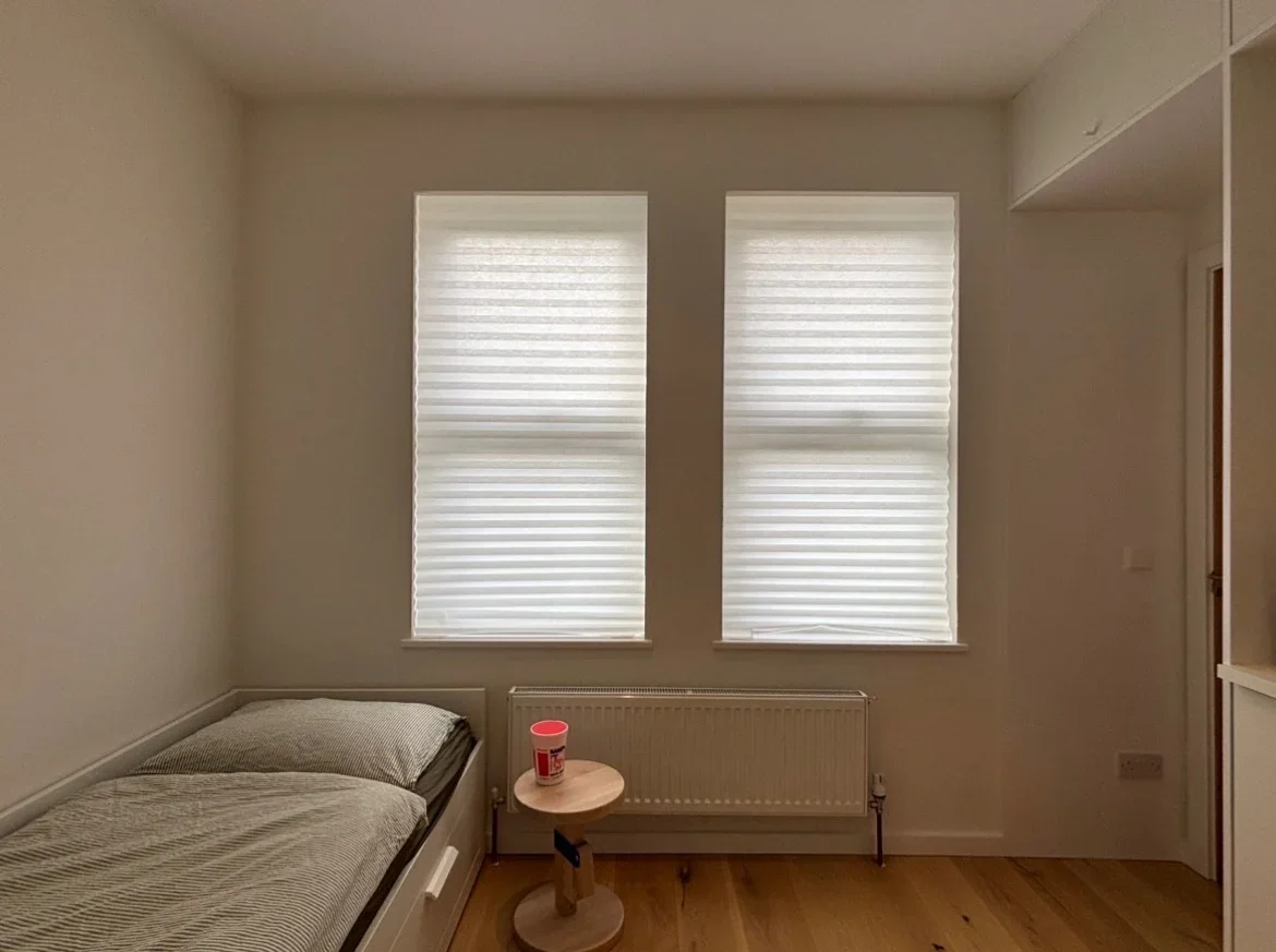 Room Grand Drive in Greater London