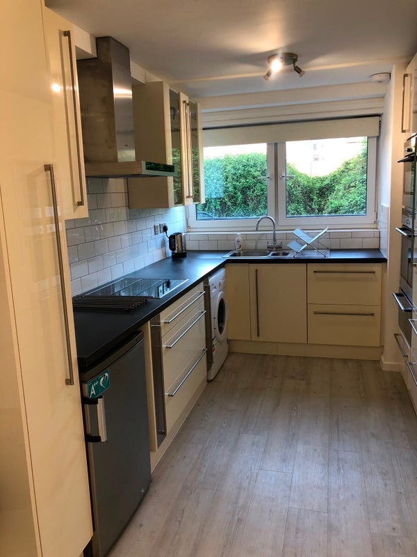 Room Pauntley Street in Greater London