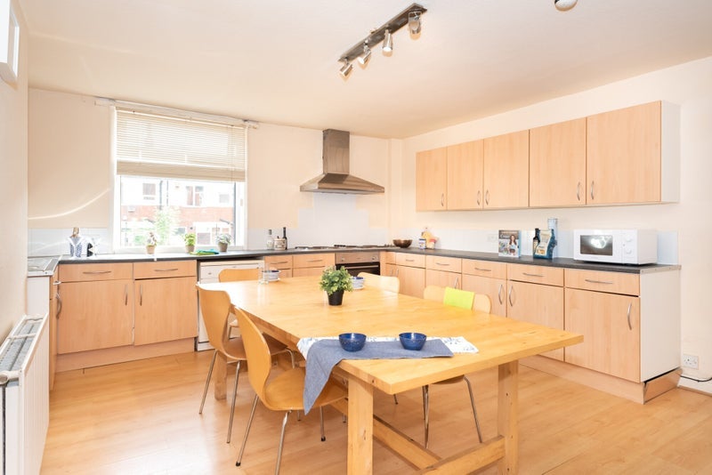 Room Manor Terrace in Leeds