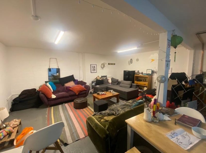 Room Markfield Road in Greater London
