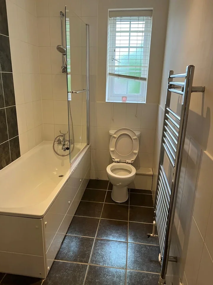 Flat Sarum Road in Luton
