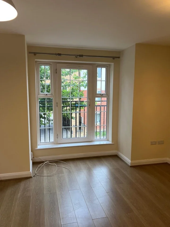 Flat Sarum Road in Luton