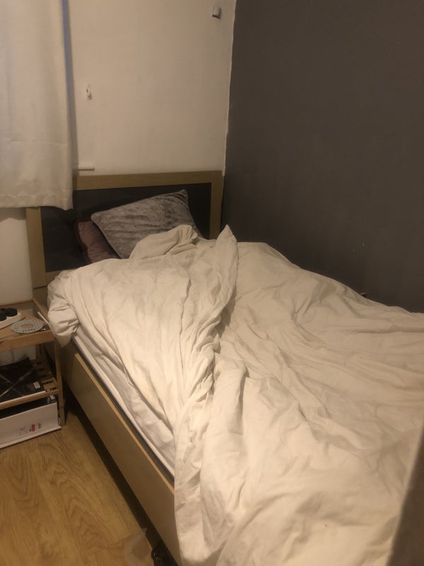 Room Stotfield Road in Nottingham
