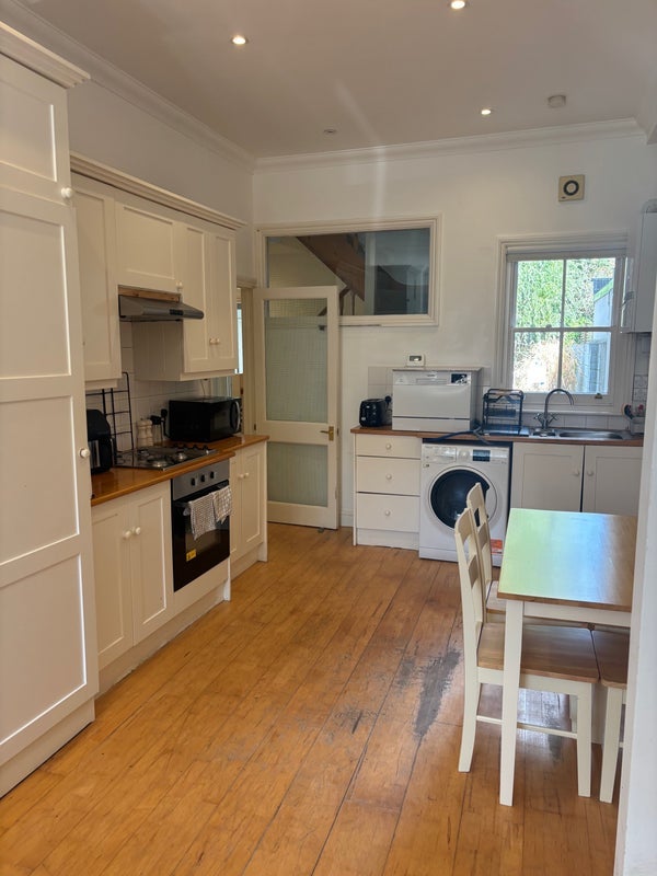 Room Lucien Road in Greater London