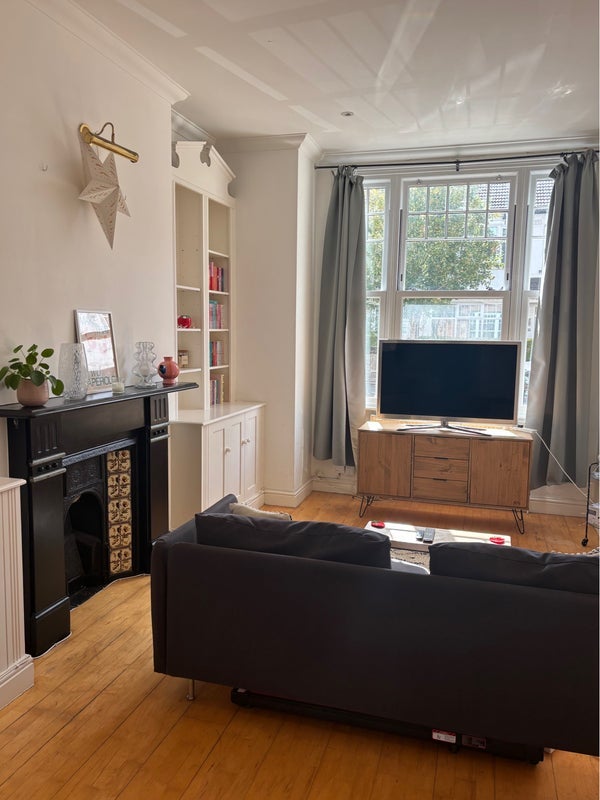 Room Lucien Road in Greater London