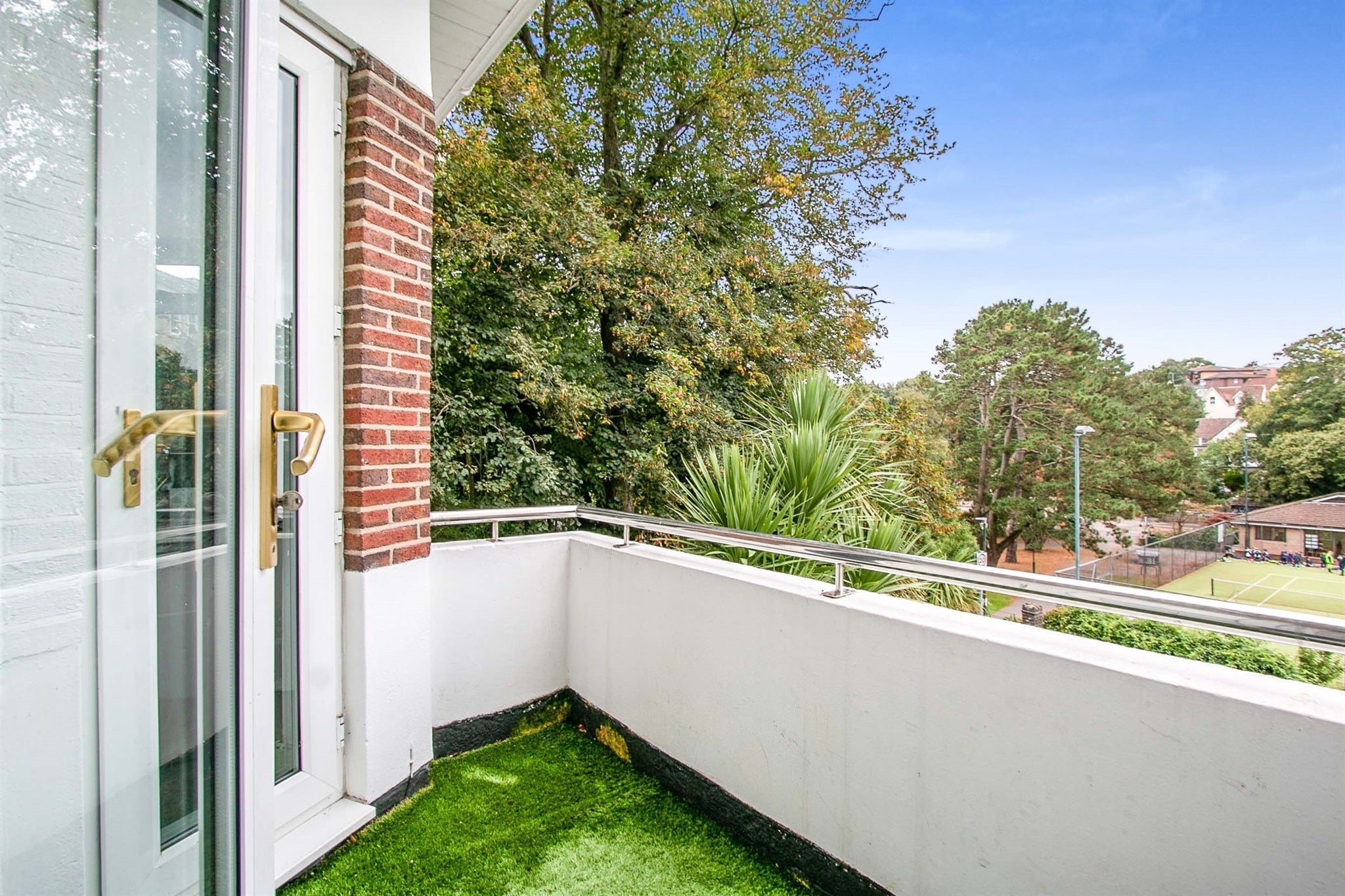 Flat Bourne Avenue in Bournemouth