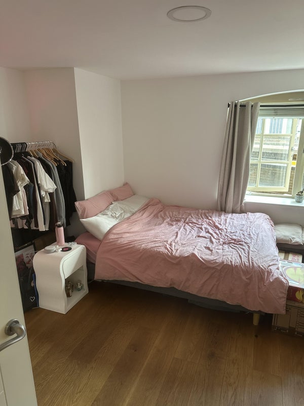 Room Kingsland Road in Greater London