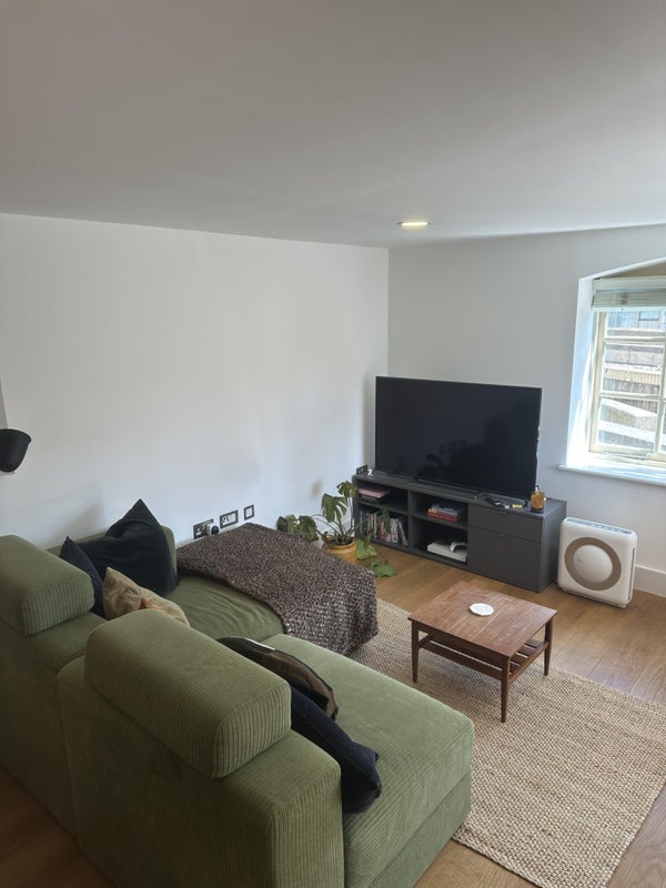 Room Kingsland Road in Greater London