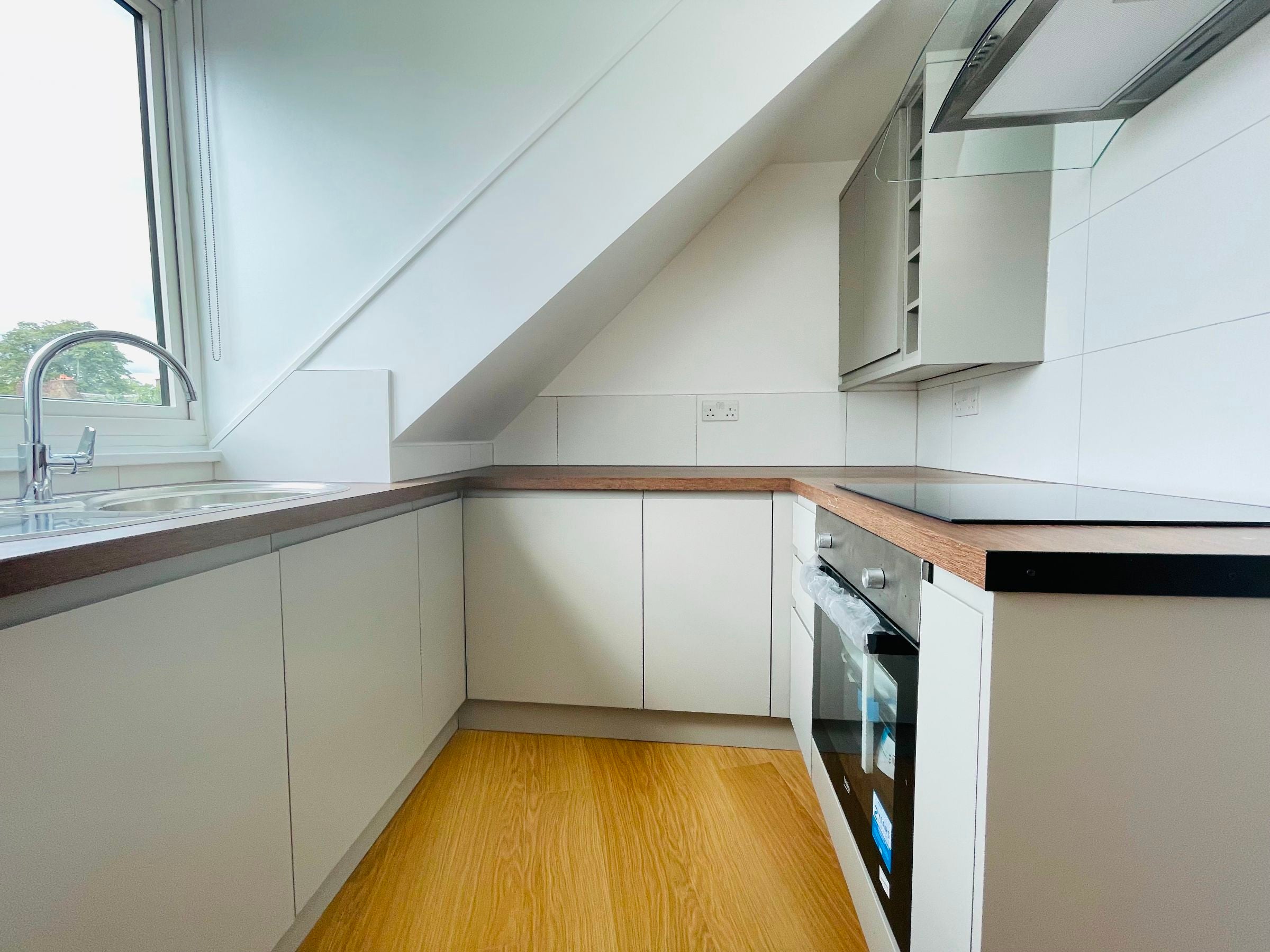 Flat Petherton Road in Greater London