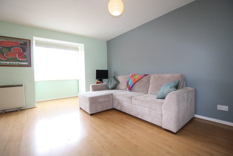 Room Oakapple Court in Greater London