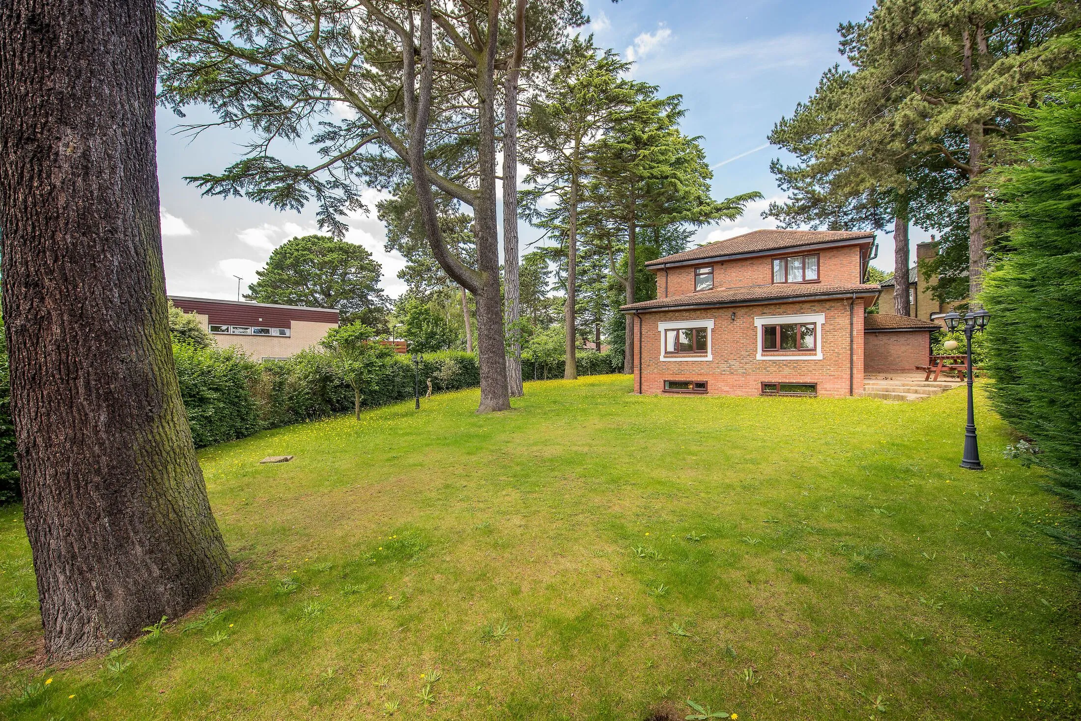House Ballard Close in Greater London