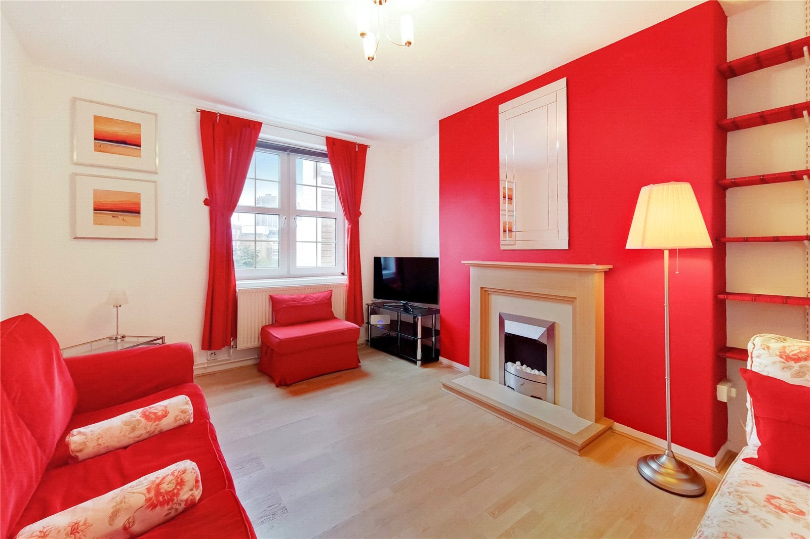 Flat Percival Street in Greater London