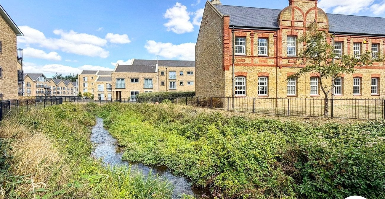 Flat Esparto Way in Sevenoaks