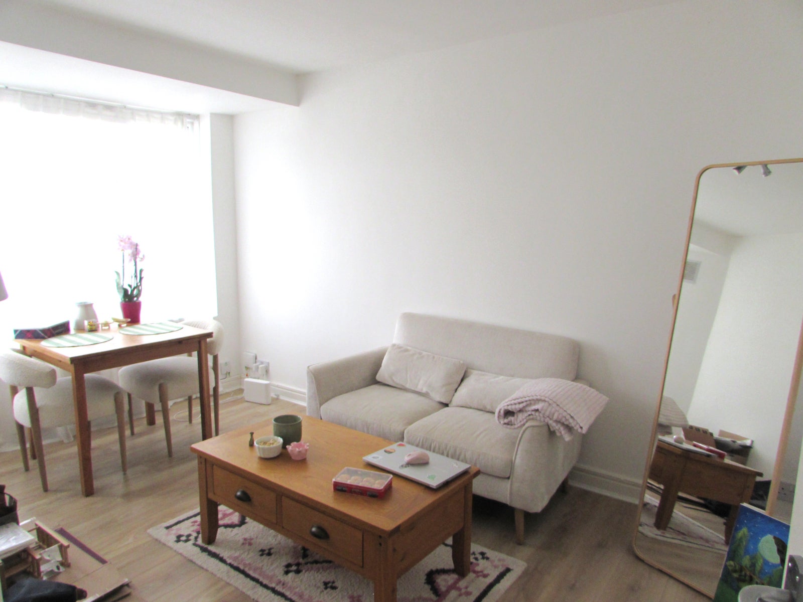 Flat Athelstone Road in Greater London