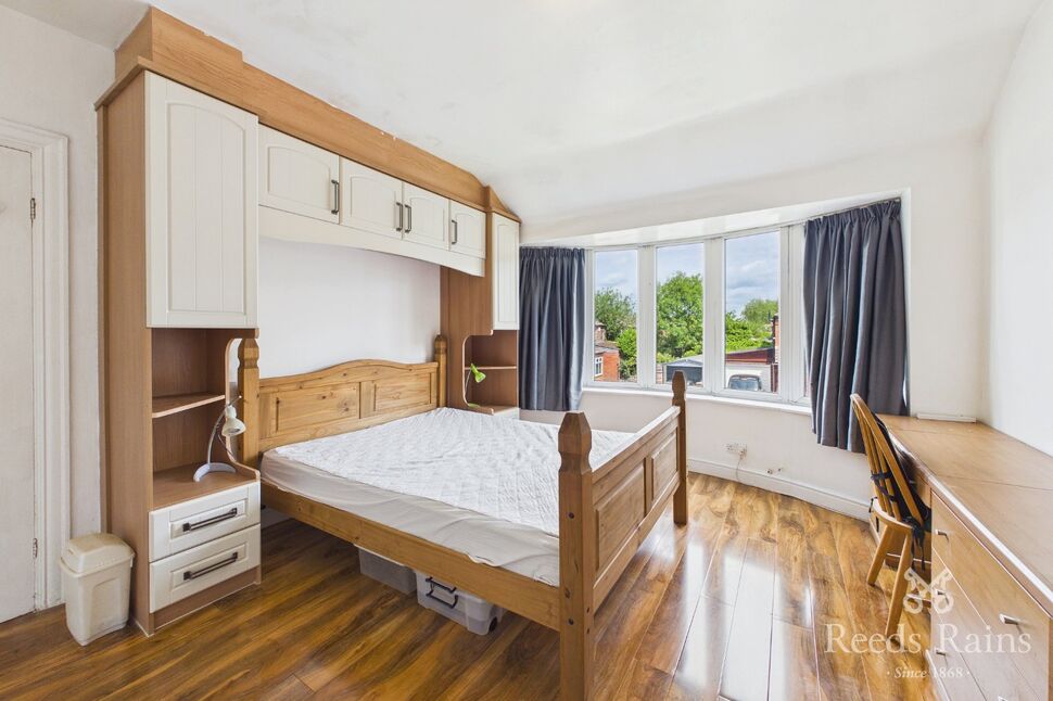 House Clayton Avenue in Manchester