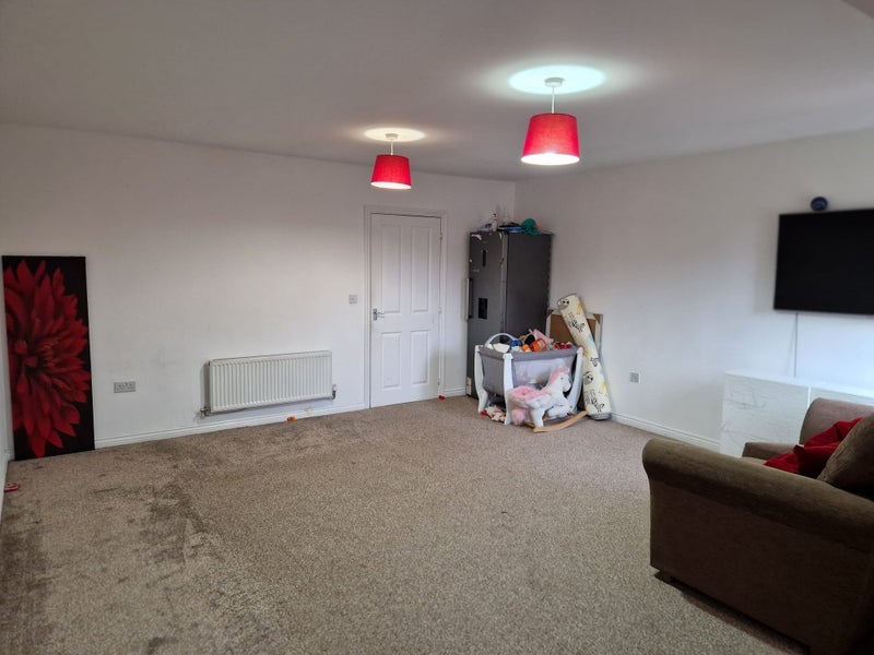 House Glen Way in Telford