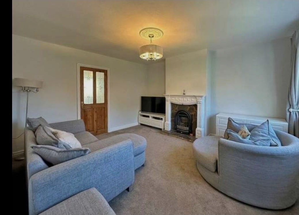 Room Kirkstall Crescent in Bloxwich
