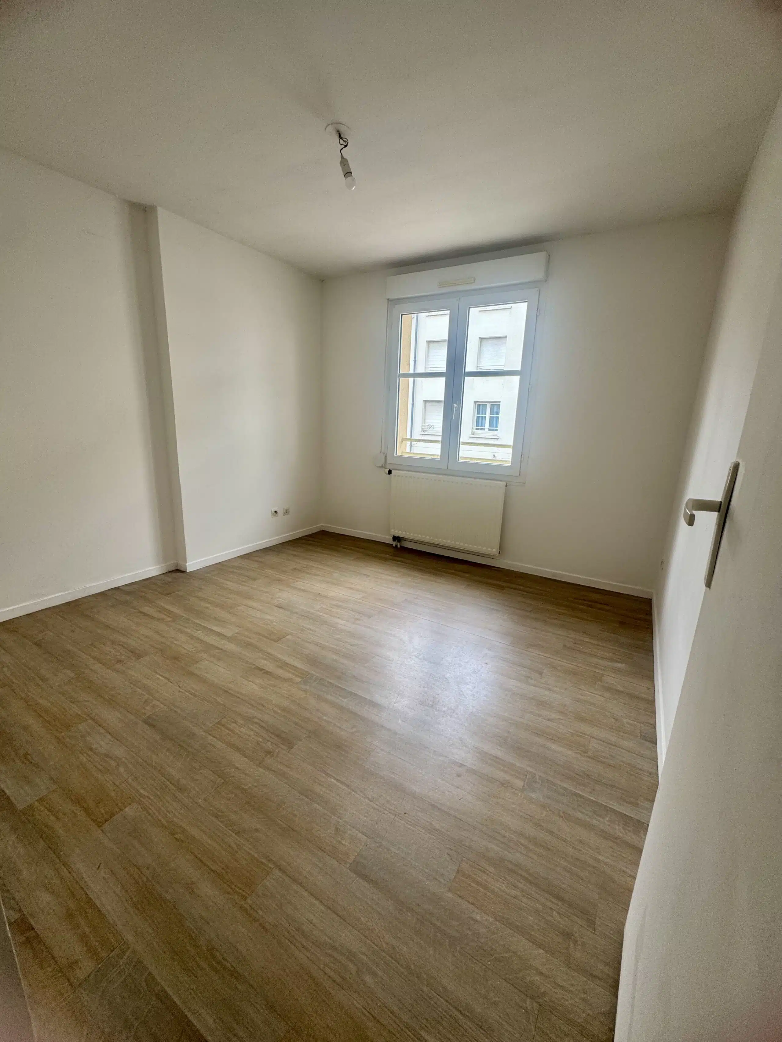 Flat Avenue Michel Baroin in Saint-Julien-les-Villas
