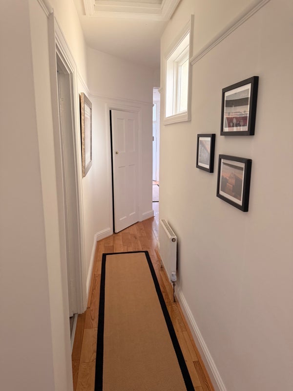 Room Pitshanger Lane in Greater London