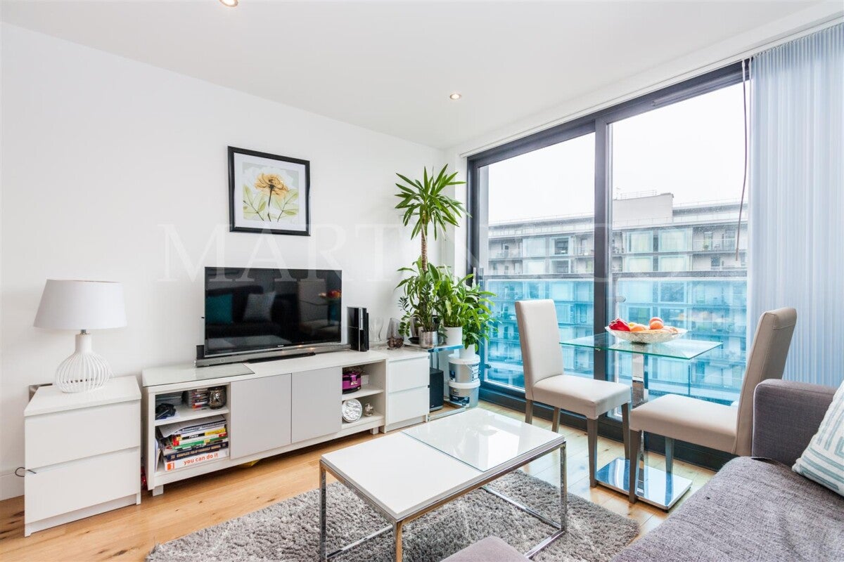 Flat Clayton Road in Greater London