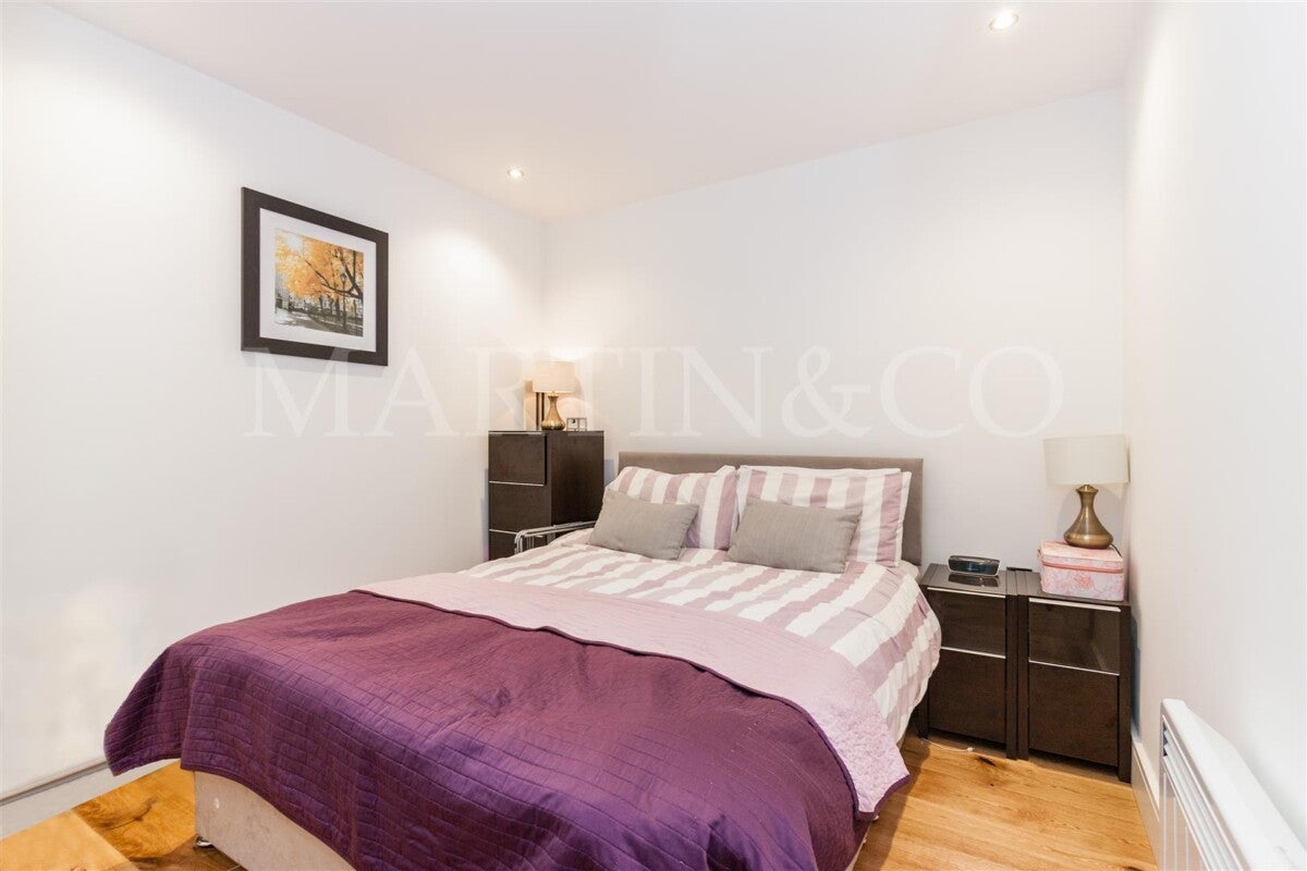 Flat Clayton Road in Greater London