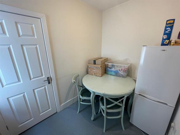 Flat Totteridge Road in High Wycombe