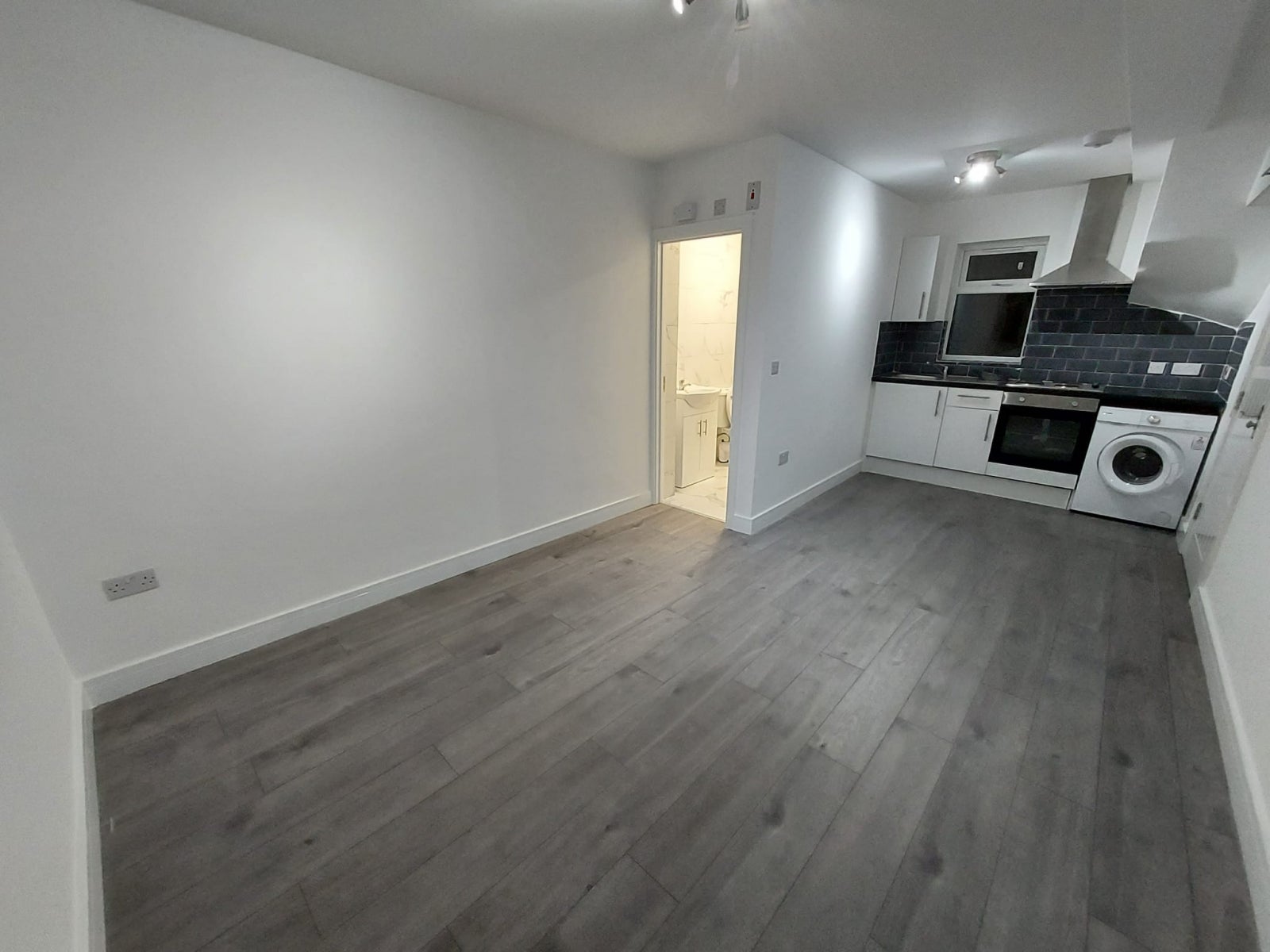 Flat Bromley Road in Greater London