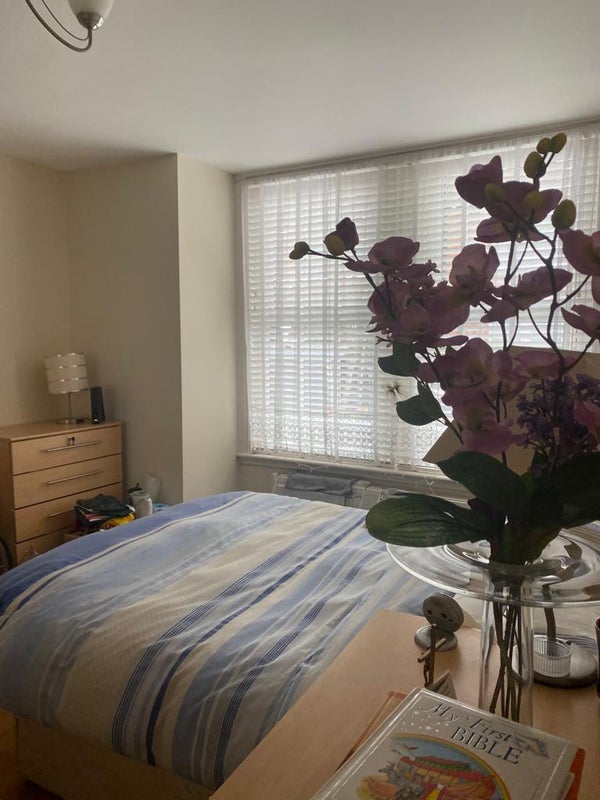 Flat Collingbourne Road in Greater London