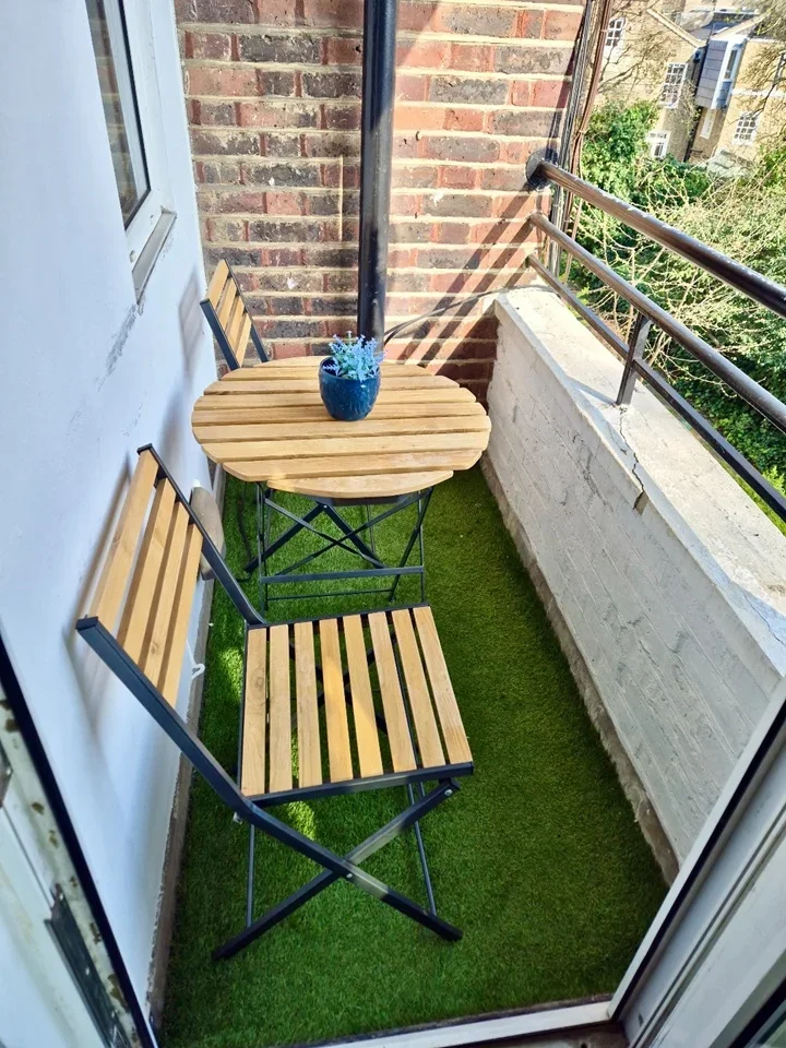 Flat Canonbury Road in Greater London
