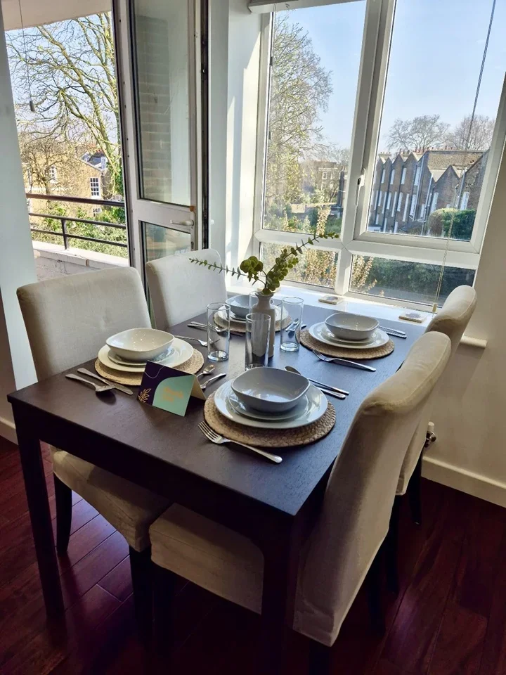 Flat Canonbury Road in Greater London
