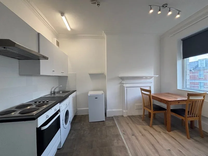 Flat Gratton Terrace in Greater London