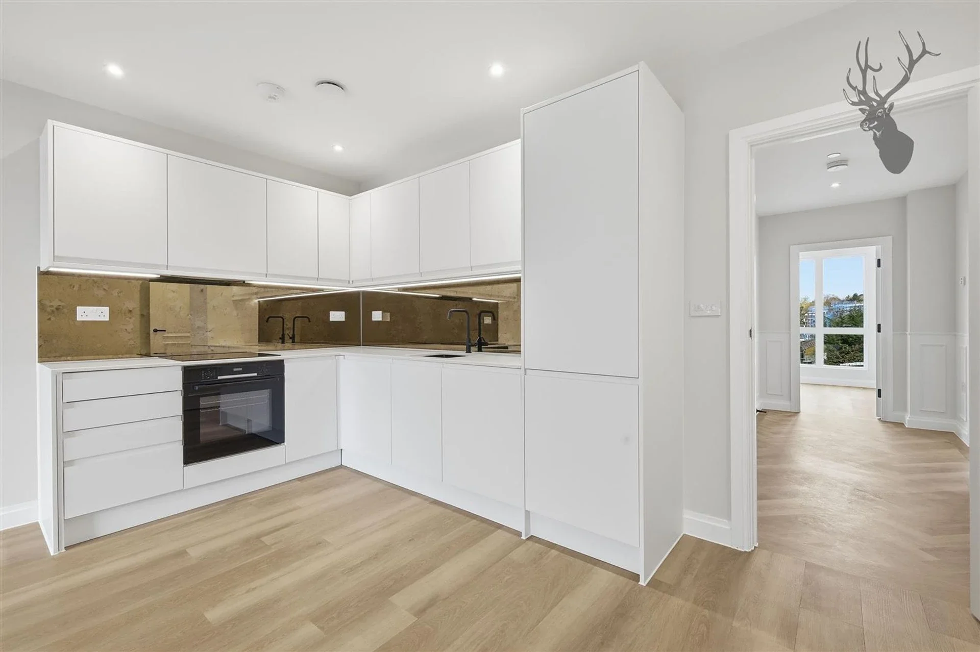 Flat Court Yard in Greater London