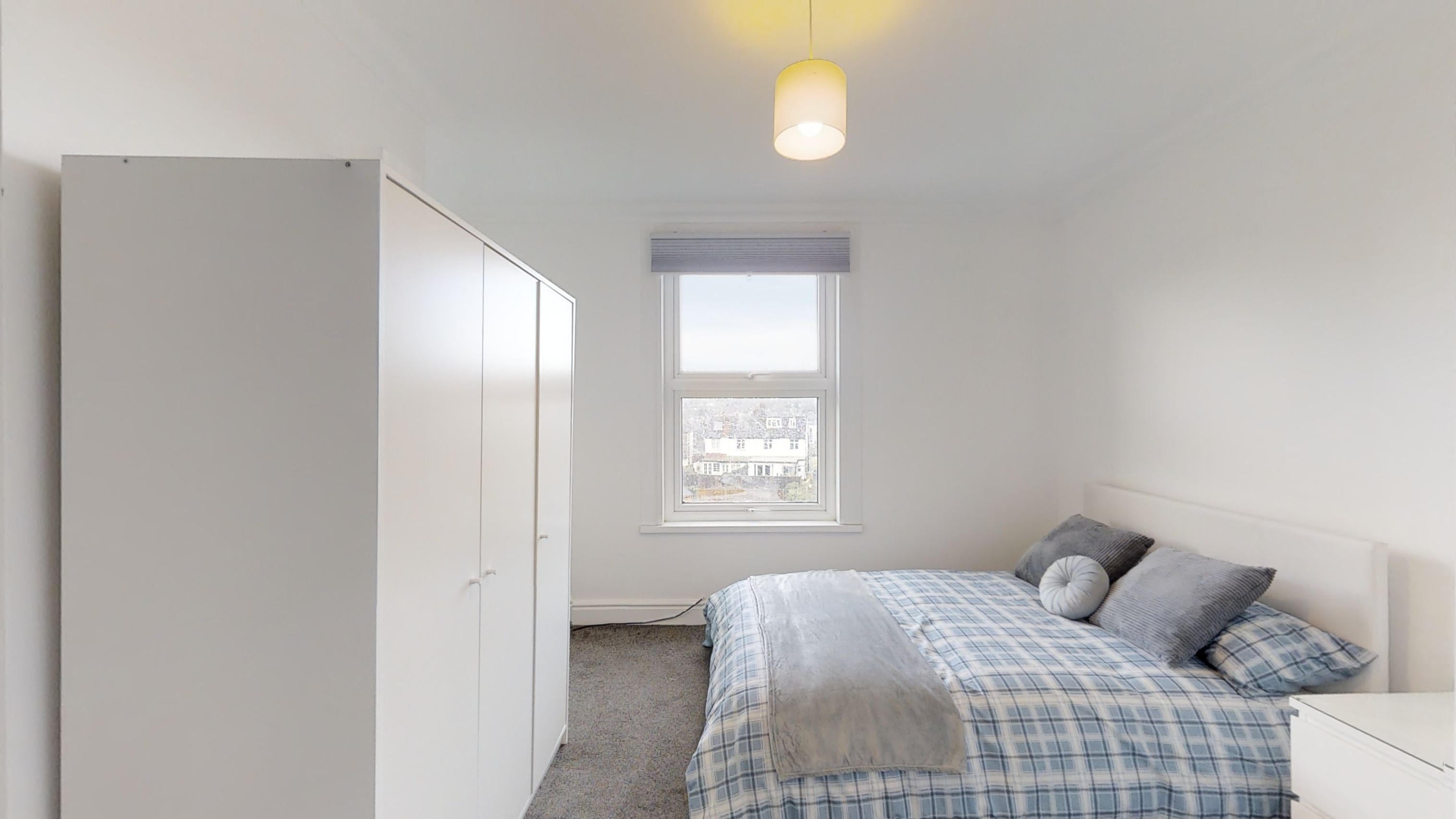 Room King Edward Road in Maidstone