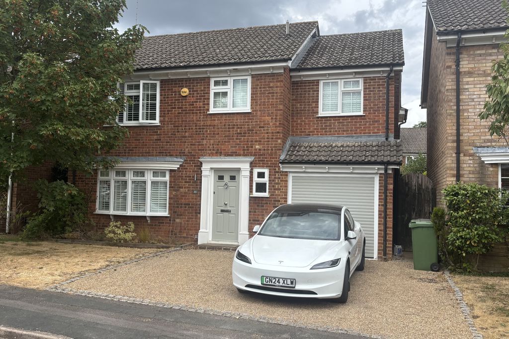 House Turpins Rise in Surrey Heath