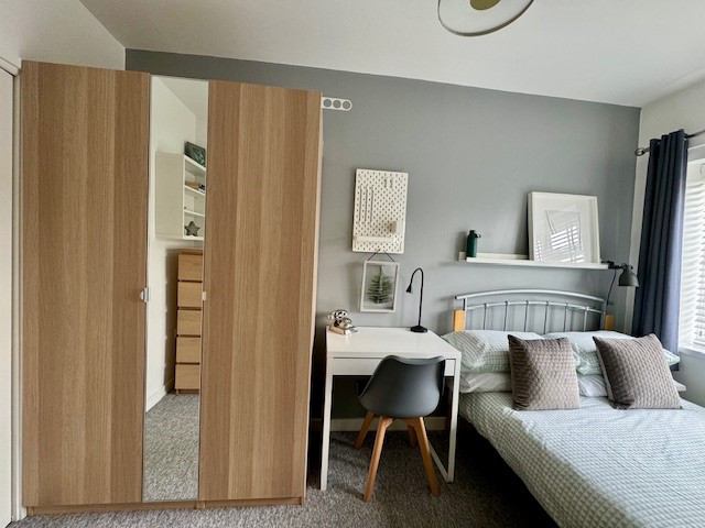 Room Lindridge Road in Metropolitan Borough of Solihull