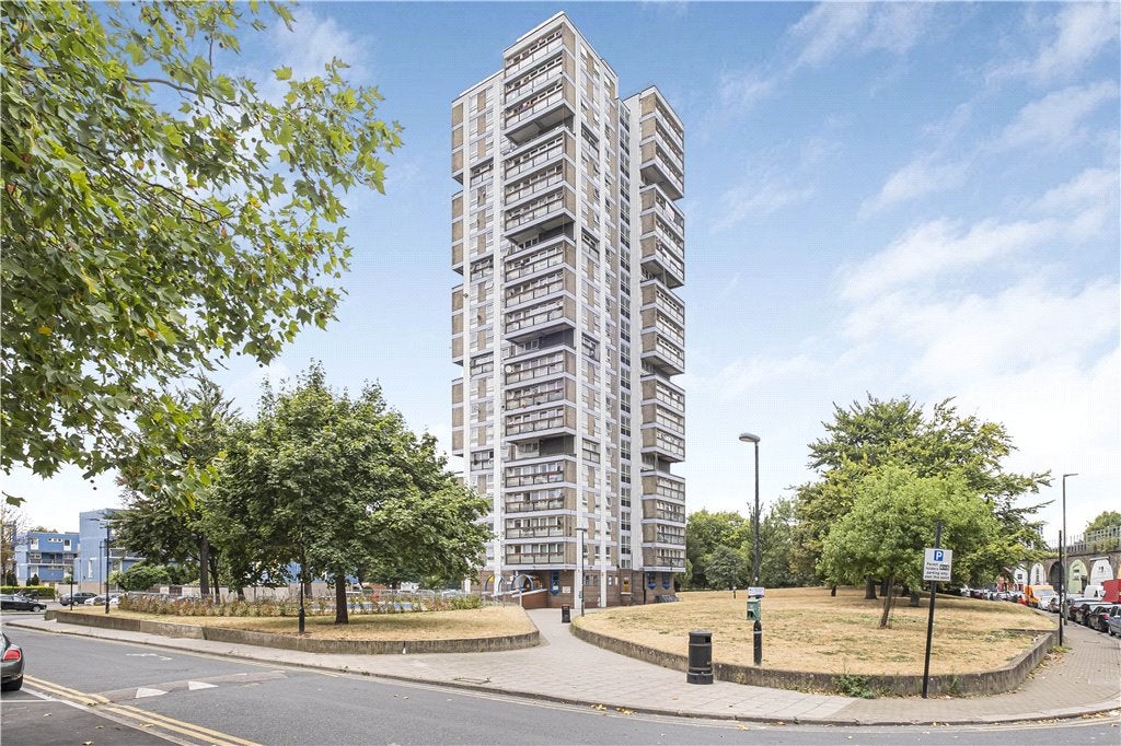 Flat Wandsworth Road in Greater London