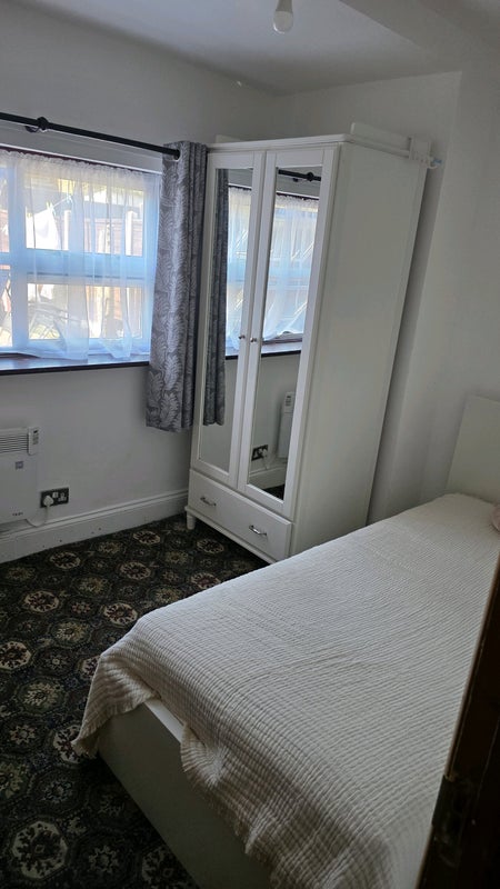 Room Ruckholt Road in Greater London