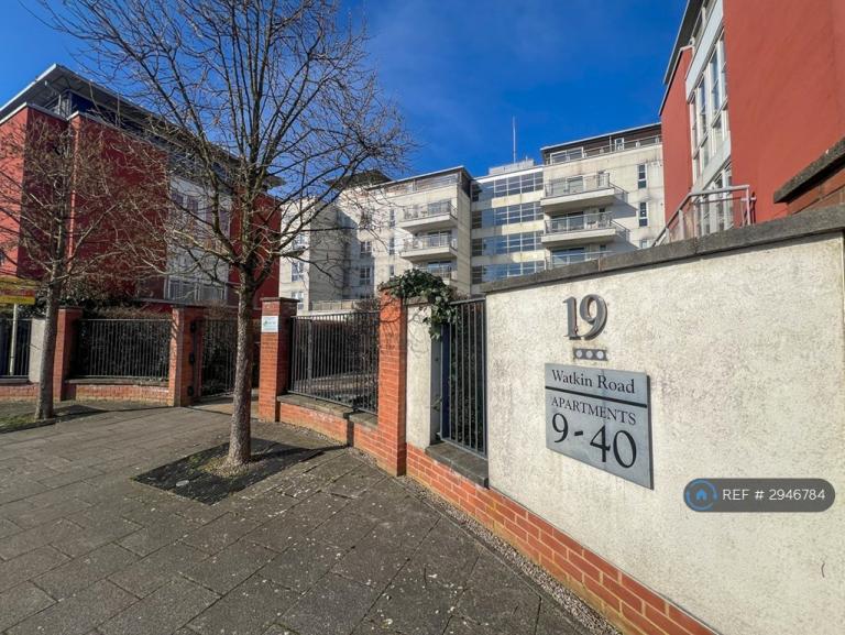 Flat Watkin Road in Leicester