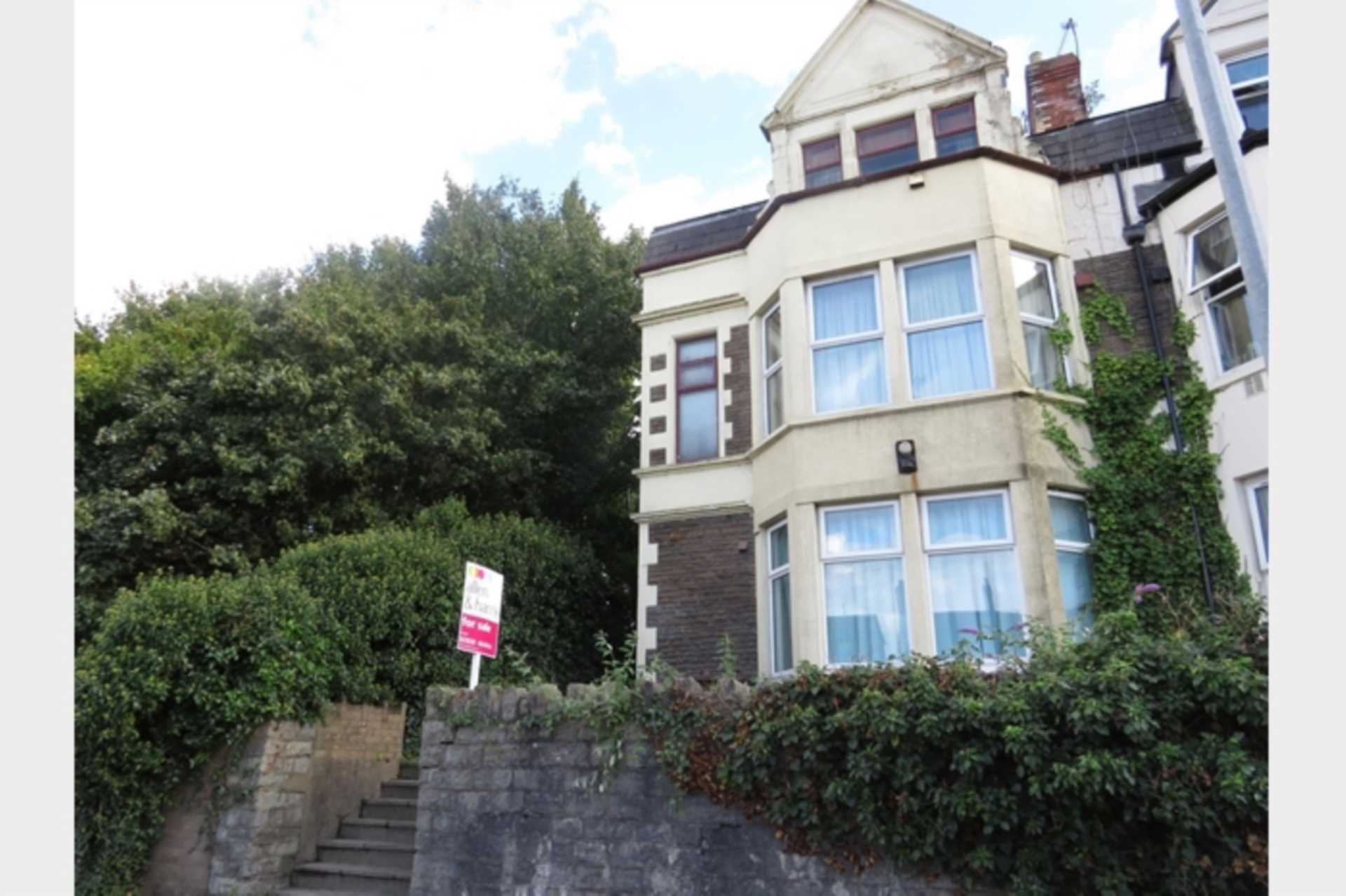 Flat Newport Road in Cardiff