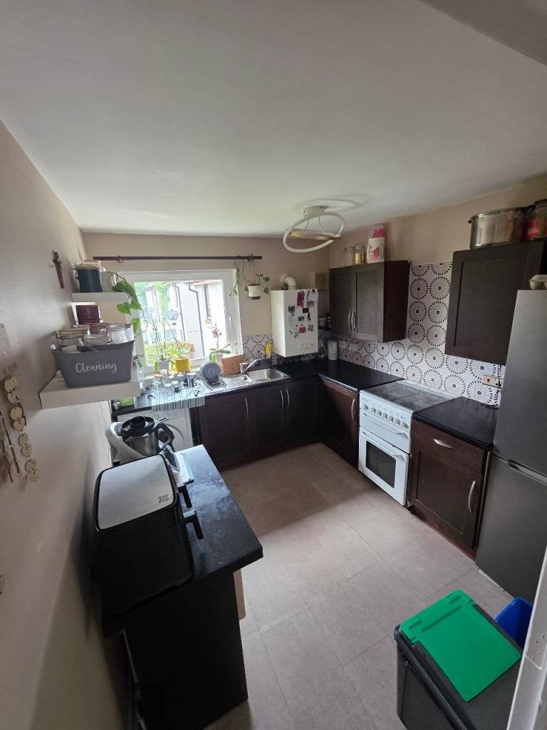 Flat Niddrie Mains Drive in City of Edinburgh