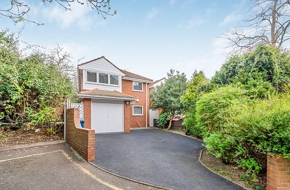 House The Avenue in Greater London
