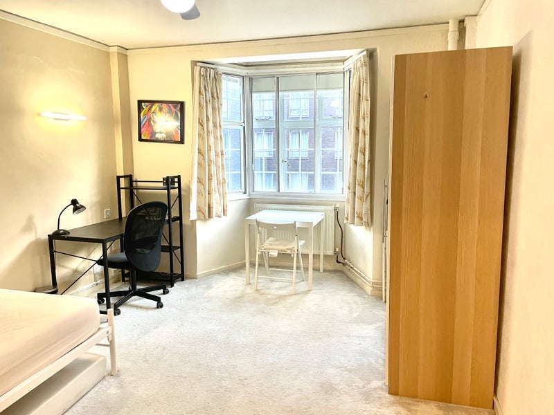Flat Woburn Place in Greater London