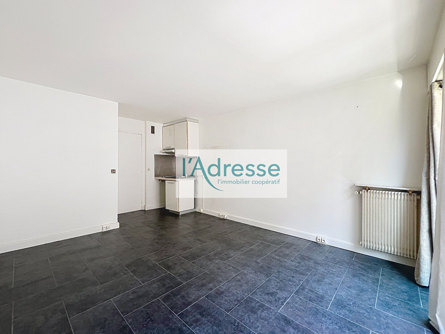 Flat Rue de Berri in Paris