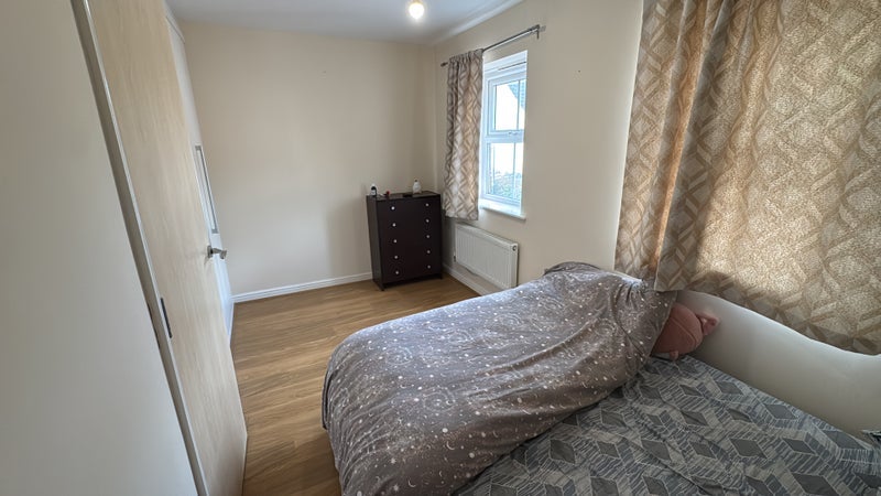 Room Lintham Drive in Bristol