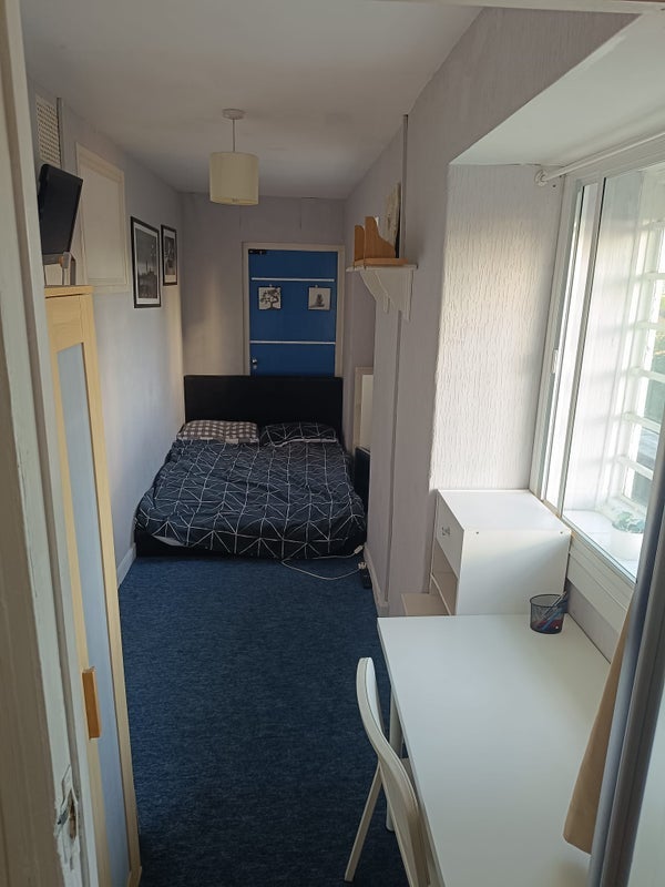 Room Borrodaile Road in Greater London