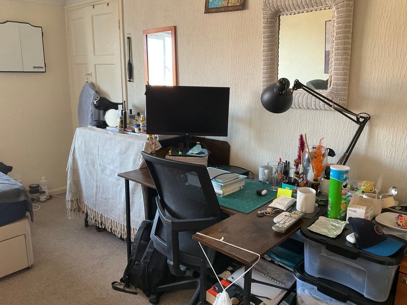 Room Borrodaile Road in Greater London