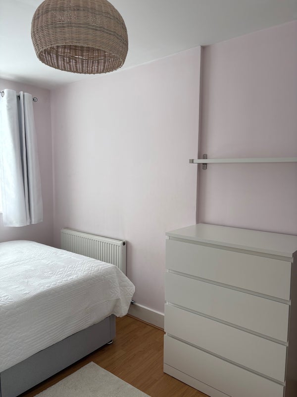 Room Queen's Road in Maidstone